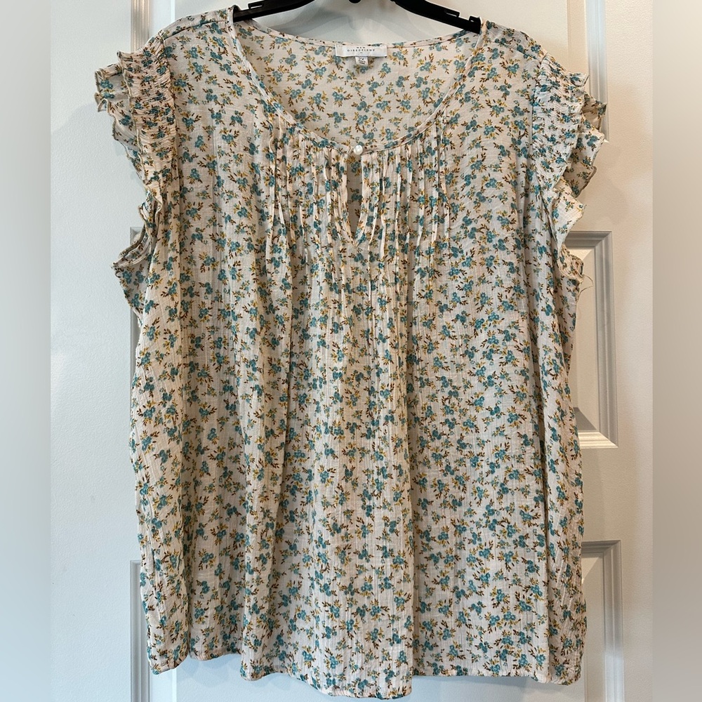 Women’s summer top.  Flutter sleeve.  Size 2X.